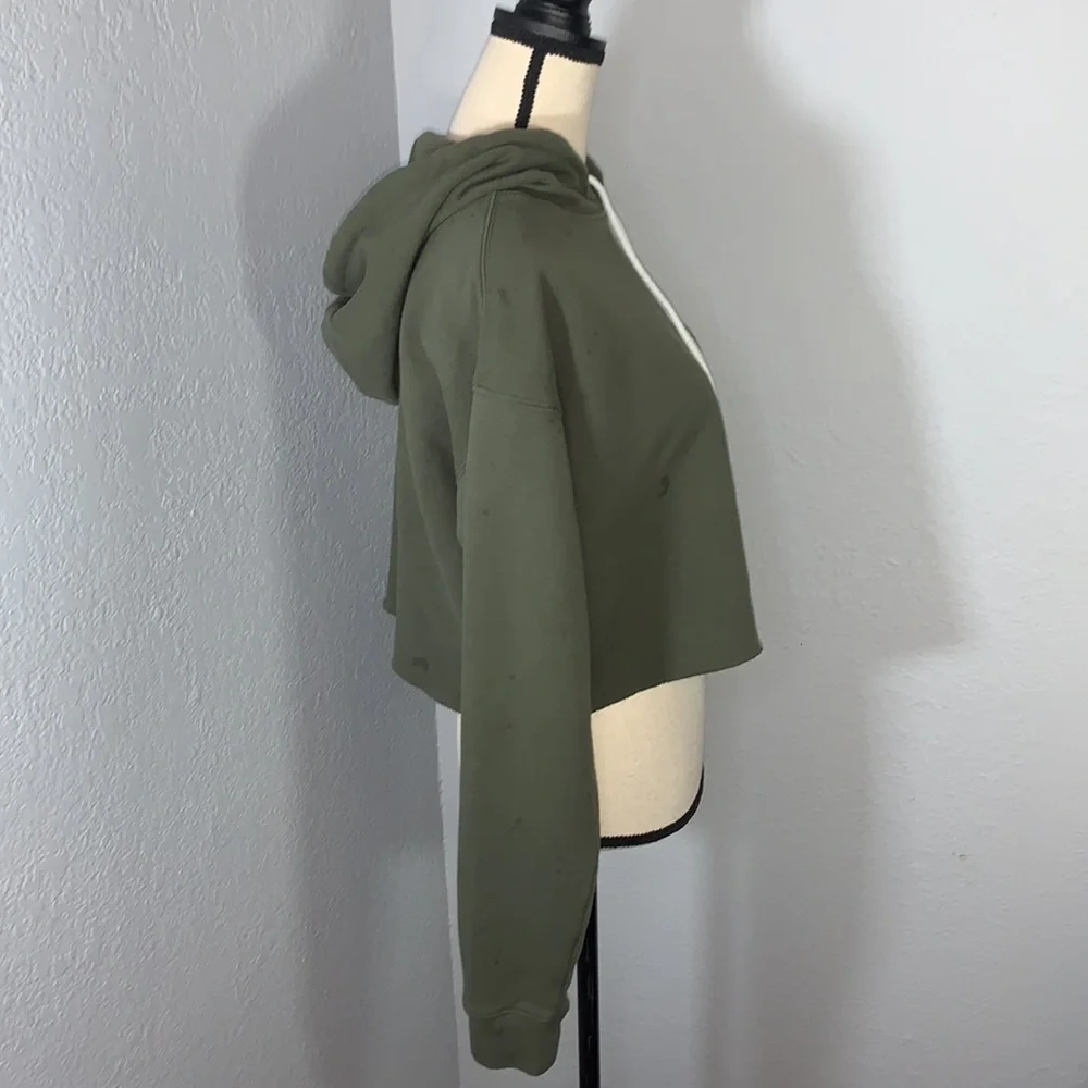 Wild Fable Olive Green Cropped Hoodie Raw Hem Athleisure Size Medium - Picture 5 of 12